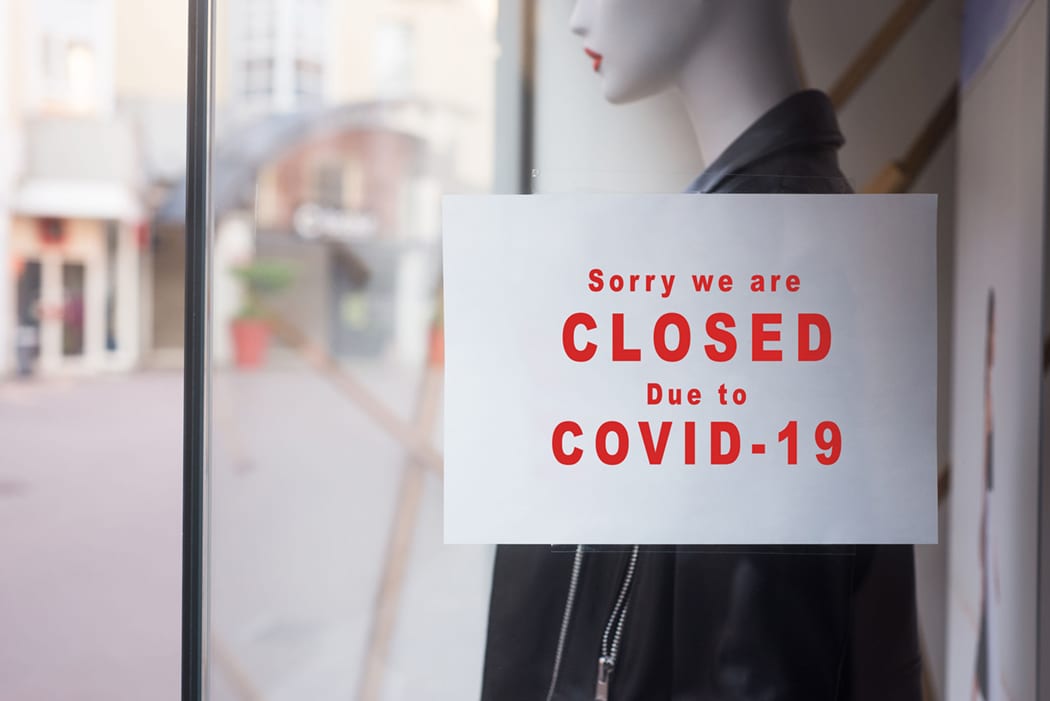 Covid-19 store closing sign